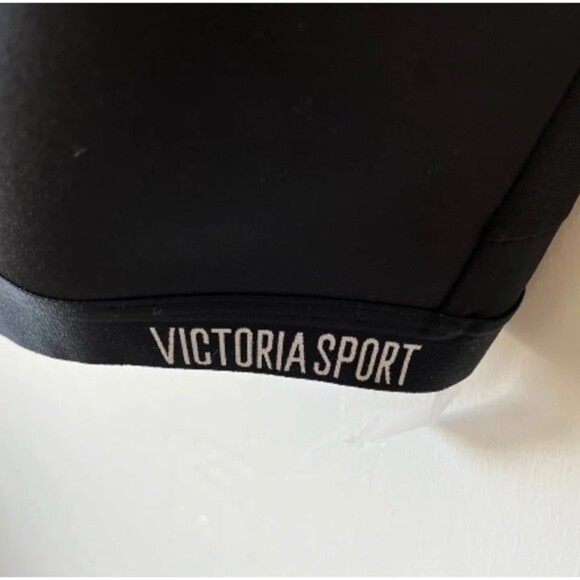 Victoria's Secret Incredible Lightweight Max Sport Bra - Picture 8 of 9